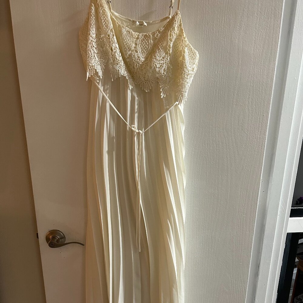 Beautiful sexy long nitegown - pleated with lace bodice